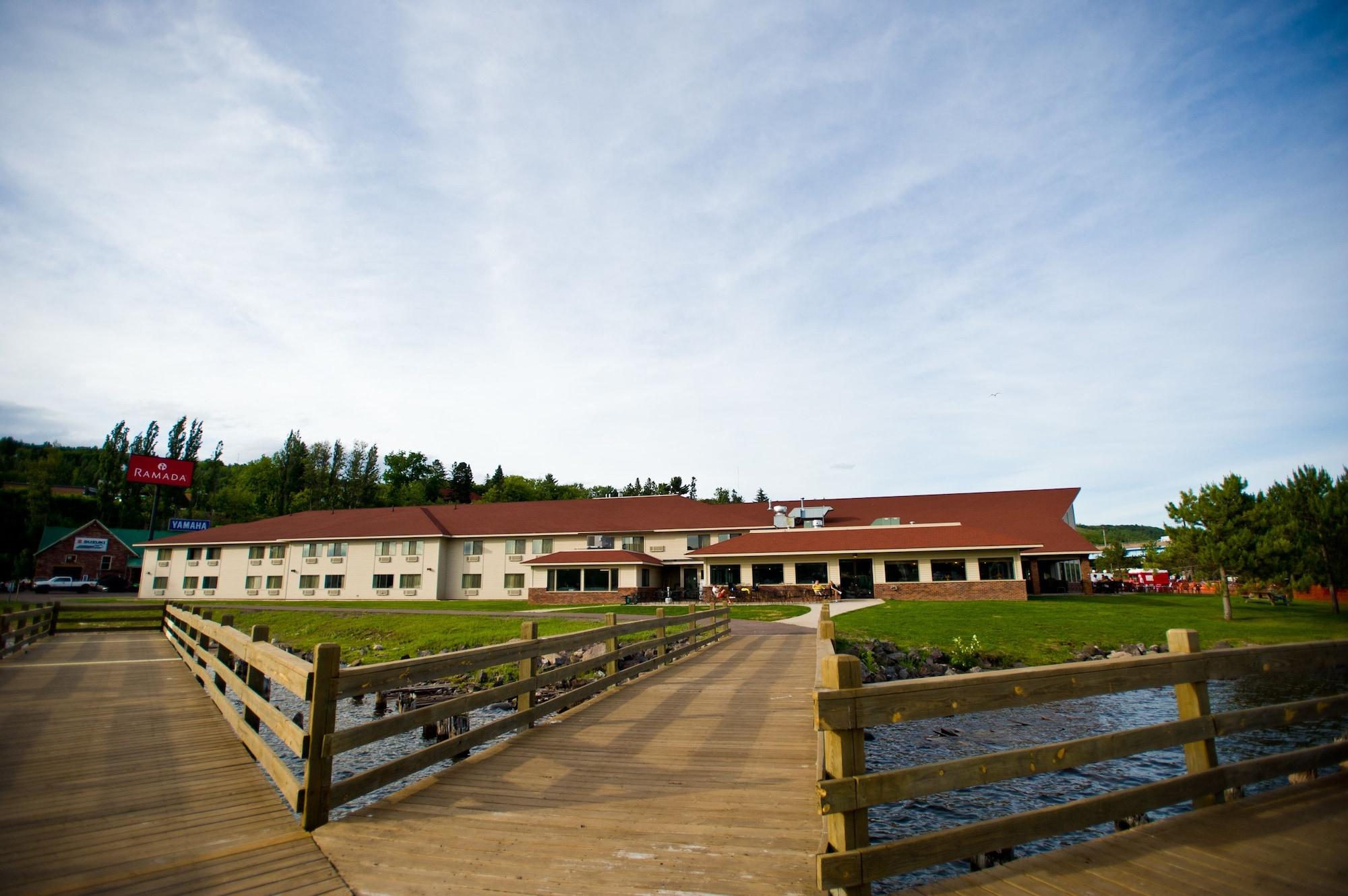 Ramada By Wyndham Hancock Waterfront Dış mekan fotoğraf