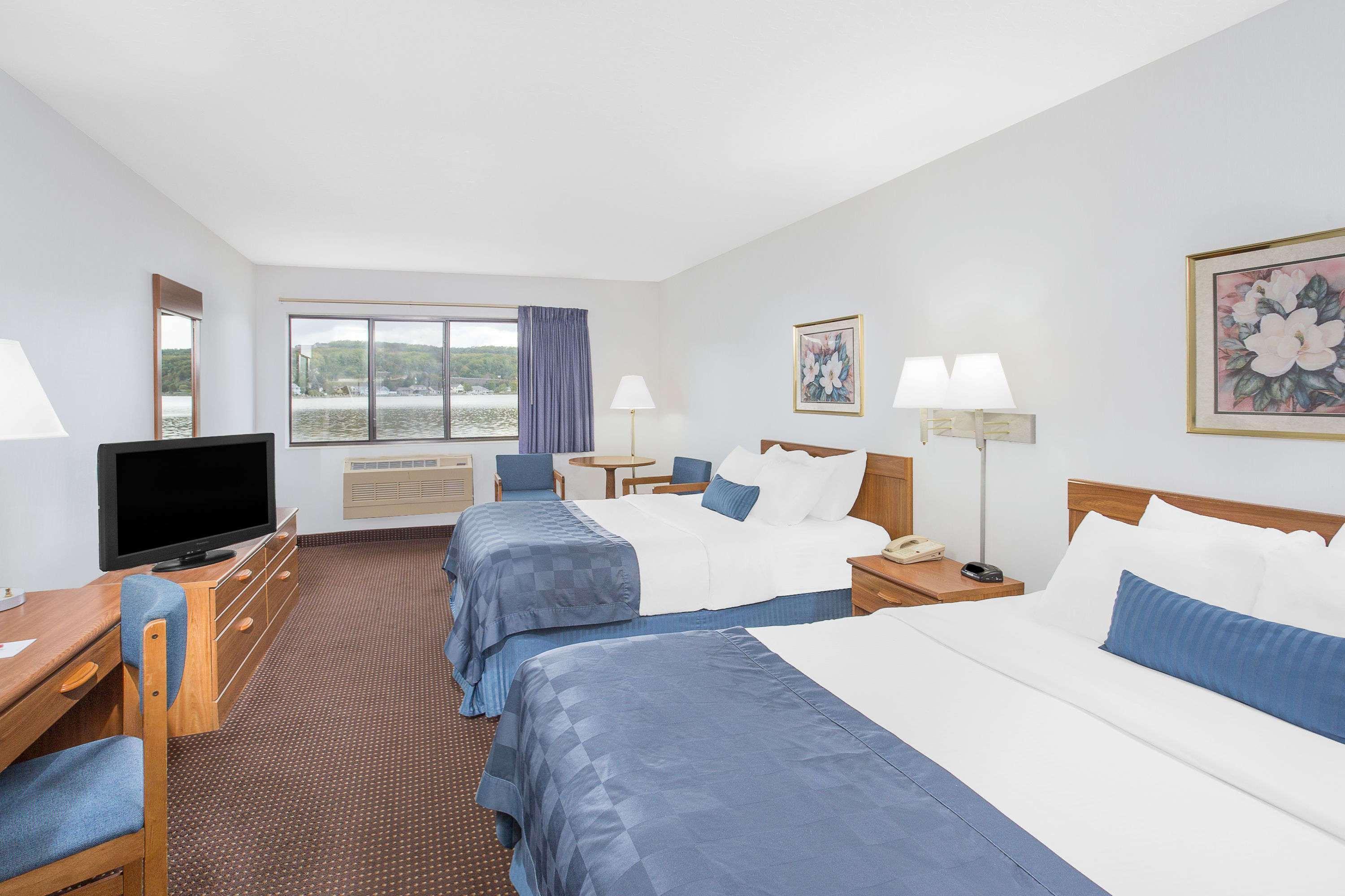 Ramada By Wyndham Hancock Waterfront Dış mekan fotoğraf