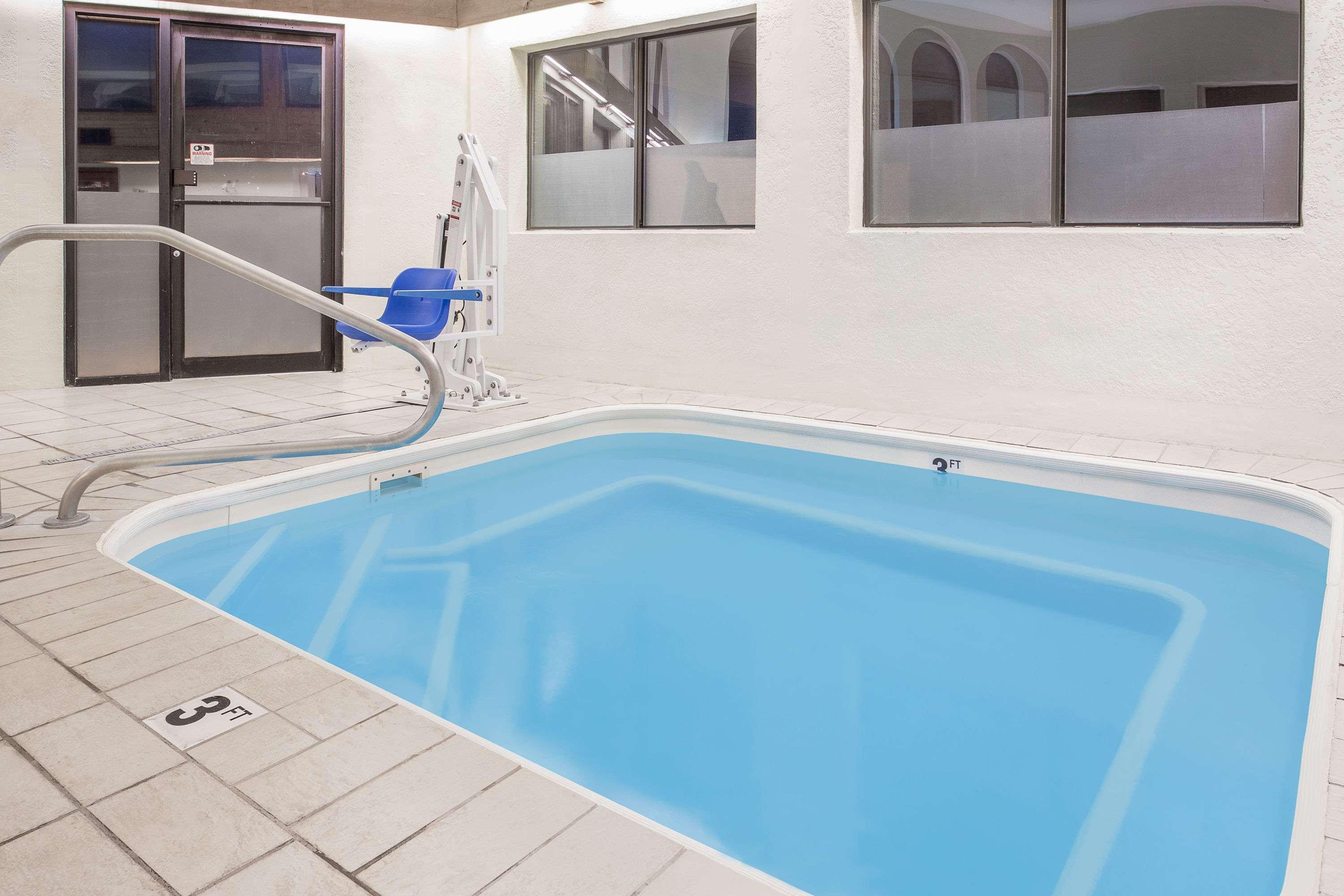 Ramada By Wyndham Hancock Waterfront Dış mekan fotoğraf