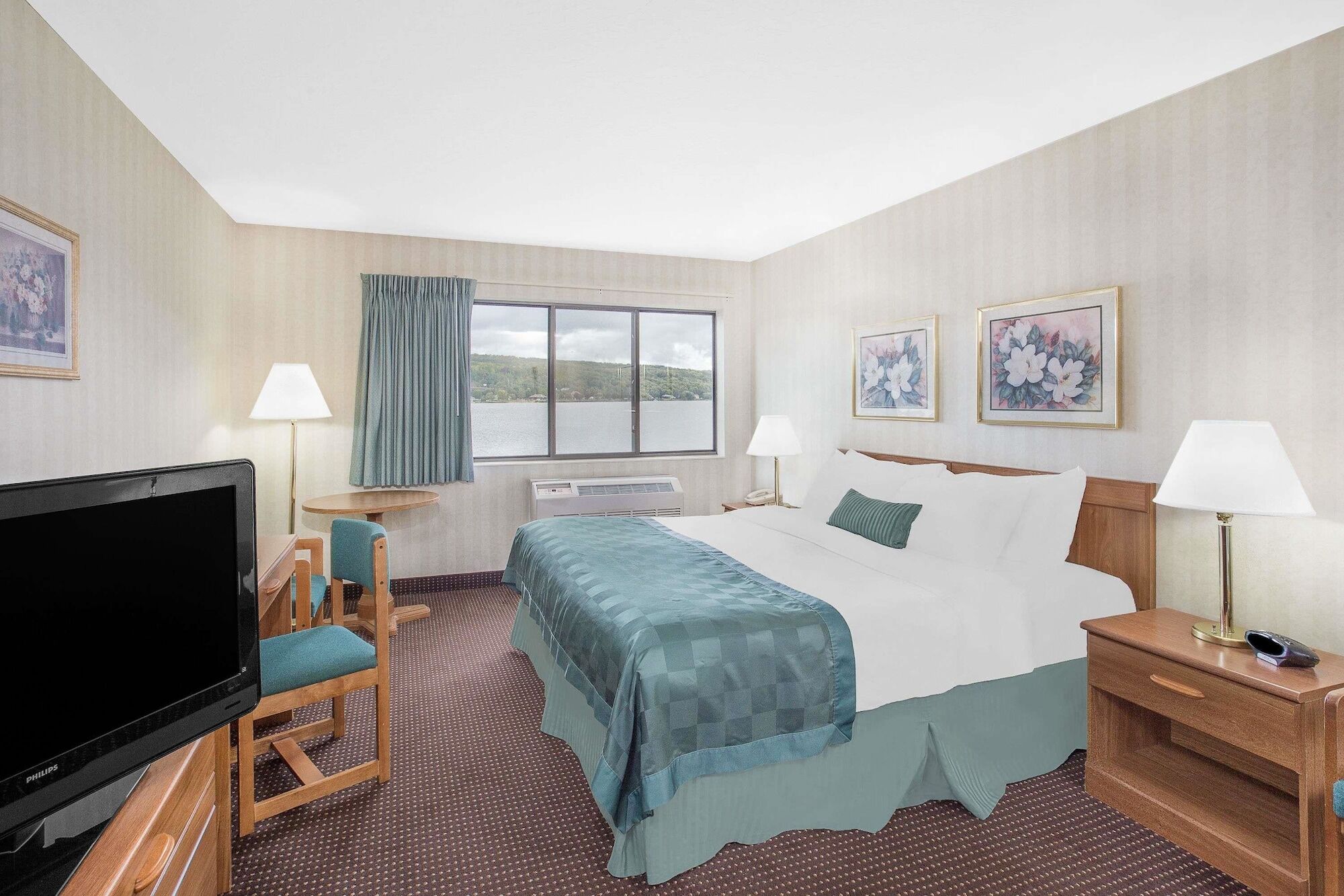Ramada By Wyndham Hancock Waterfront Dış mekan fotoğraf